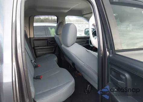 2017 Ram 1500 Tradesman Quad Cab 4X2 6'4 Box z USA, uszkodzony, nr VIN 1C6RR6FG7HS591696